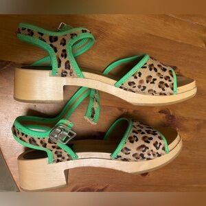 Swedish Hasbeens - wood, neon green, leopard - size 8